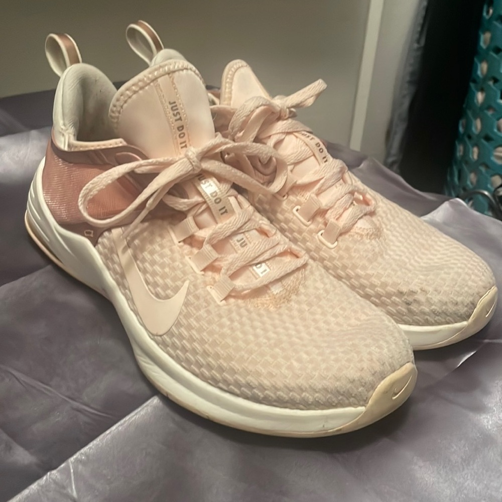 Pink Nike Women’s 7.5